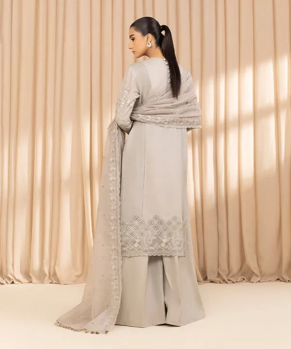 3 Piece - Embroidered Lawn Suit SKU: 0U3PELX25V25