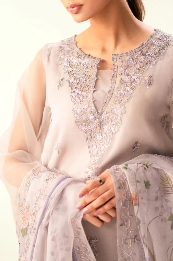3 Piece Embroidered Organza Suit SKU: WUM34305