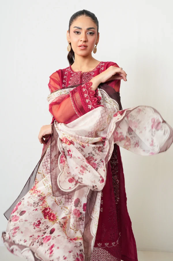 3 Piece Embroidered Organza Suit SKU: WUM35102