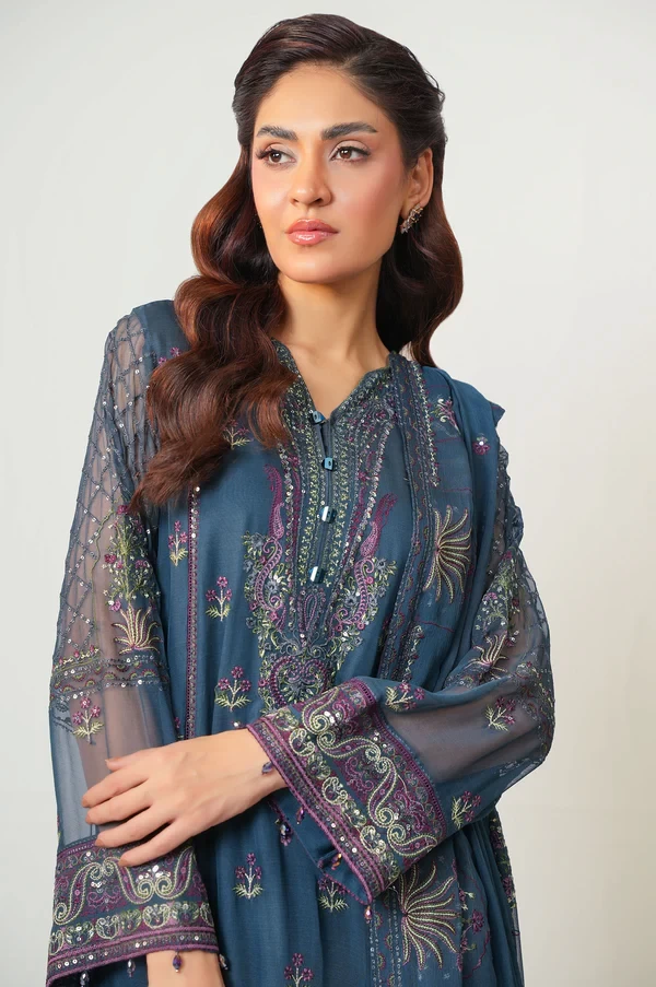 3 Piece Embroidered Chiffon Suit SKU: WOM34143