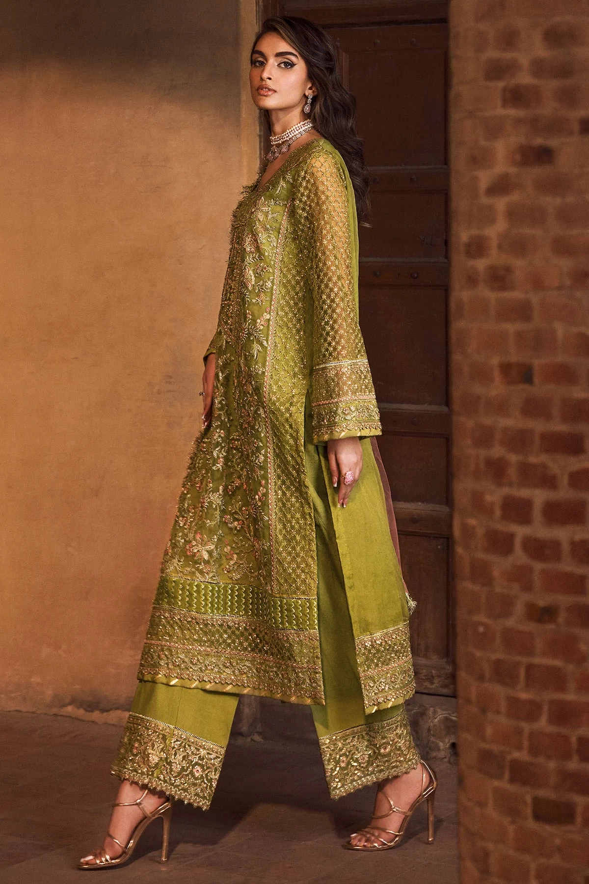 4125-BANO EMBROIDERED ORGANZA