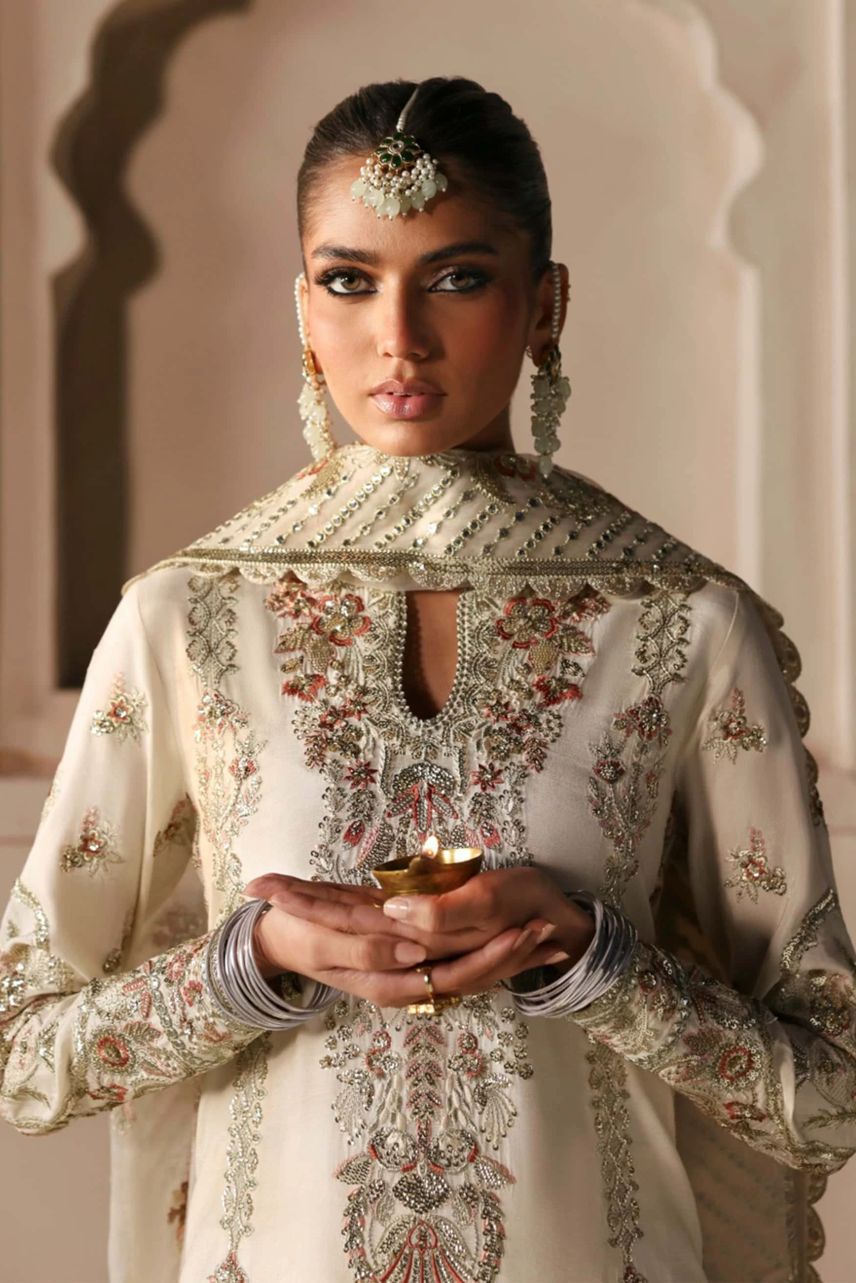 Arjumand - 857-Arjumand-DIVANI The Silk Edit. '24