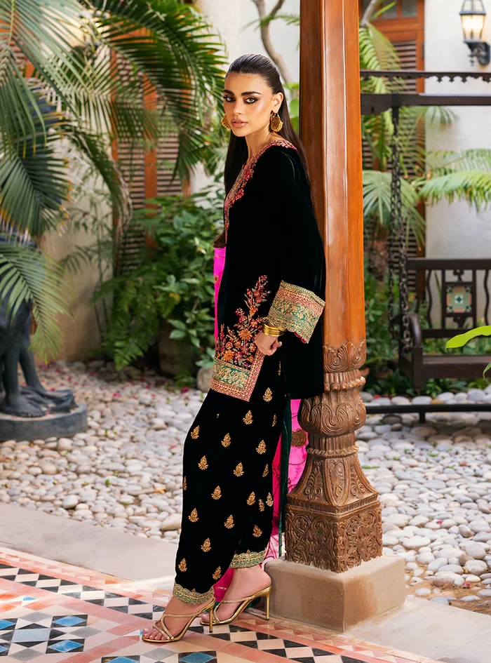 Zeba -SKU / Design Code: ZEBA-BLACK-UNS-ONE-SIZE