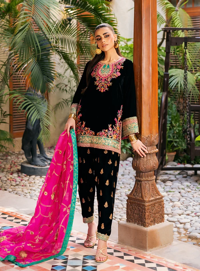 Zeba -SKU / Design Code: ZEBA-BLACK-UNS-ONE-SIZE