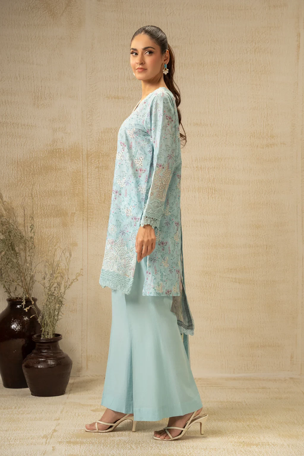 EMBROIDERED CHIKANKARI 3 PIECE SUIT WFM35160