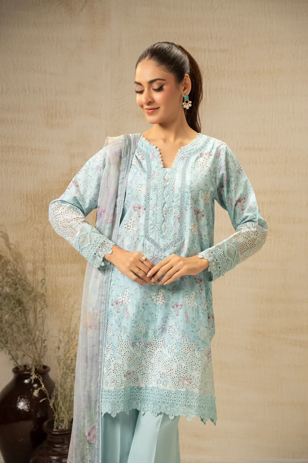 EMBROIDERED CHIKANKARI 3 PIECE SUIT WFM35160