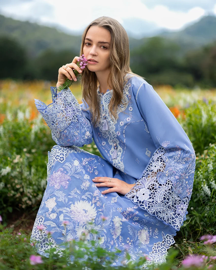 AZURE BLOOM - SKU: HUNSS26015AXS