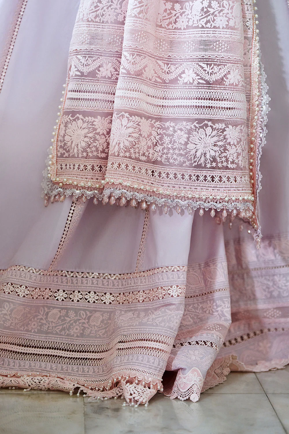 DESIGN 1B LUXURY LAWN EID EDITION 2026 - LEE26-1B