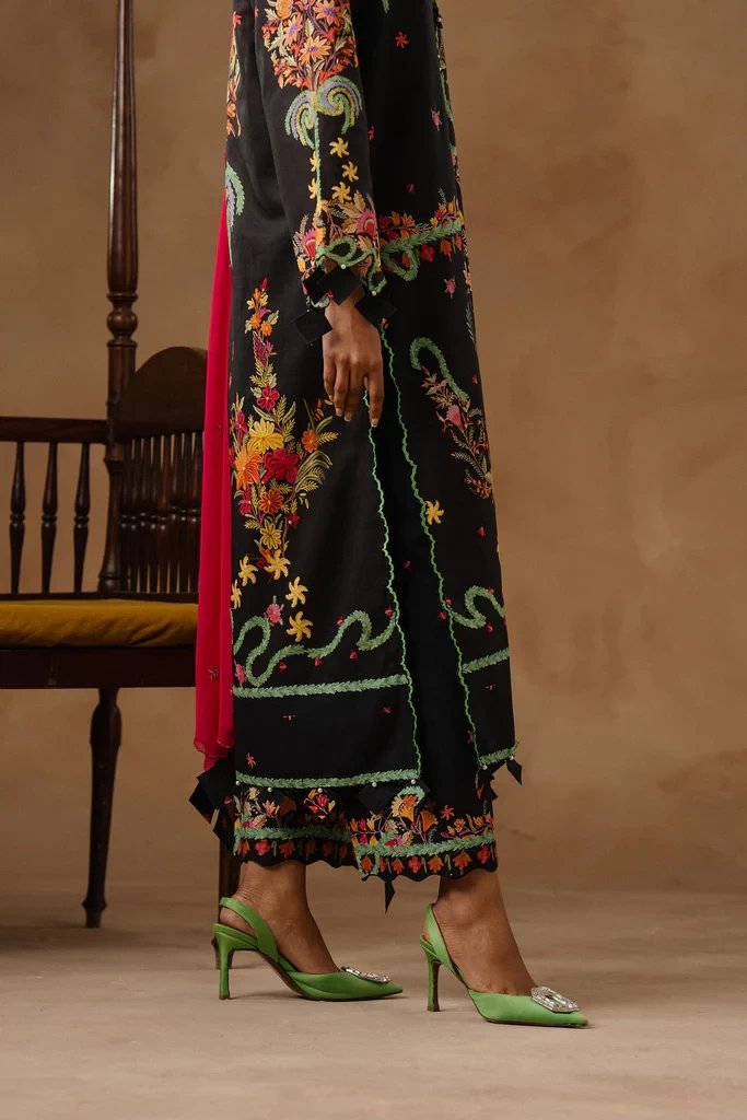 Muzlin Lawn 3 Piece Suit - SKU: M261-018B-CI