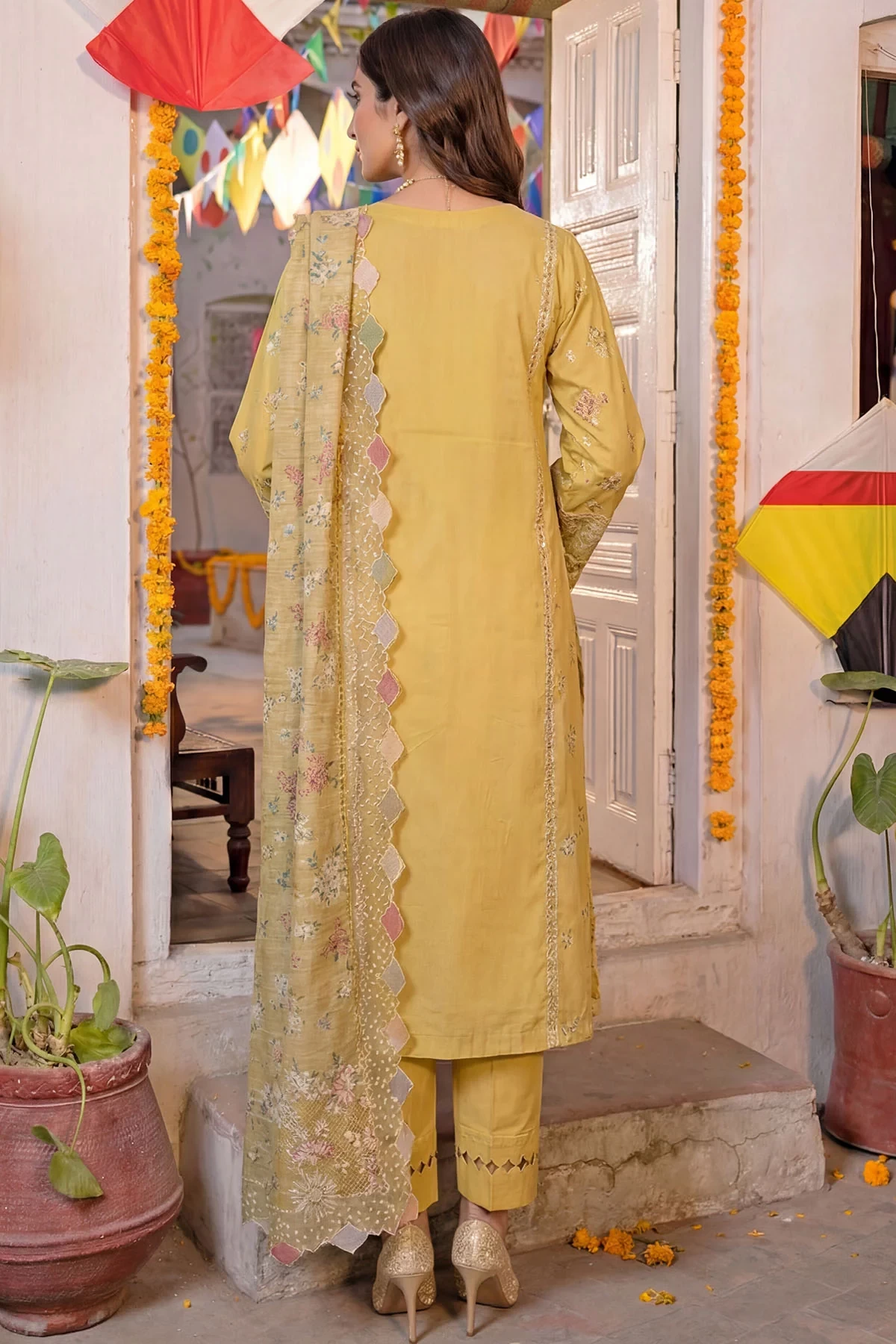 5917-MERCINA EMBROIDERED LAWN MWU05917-999-MERCINA