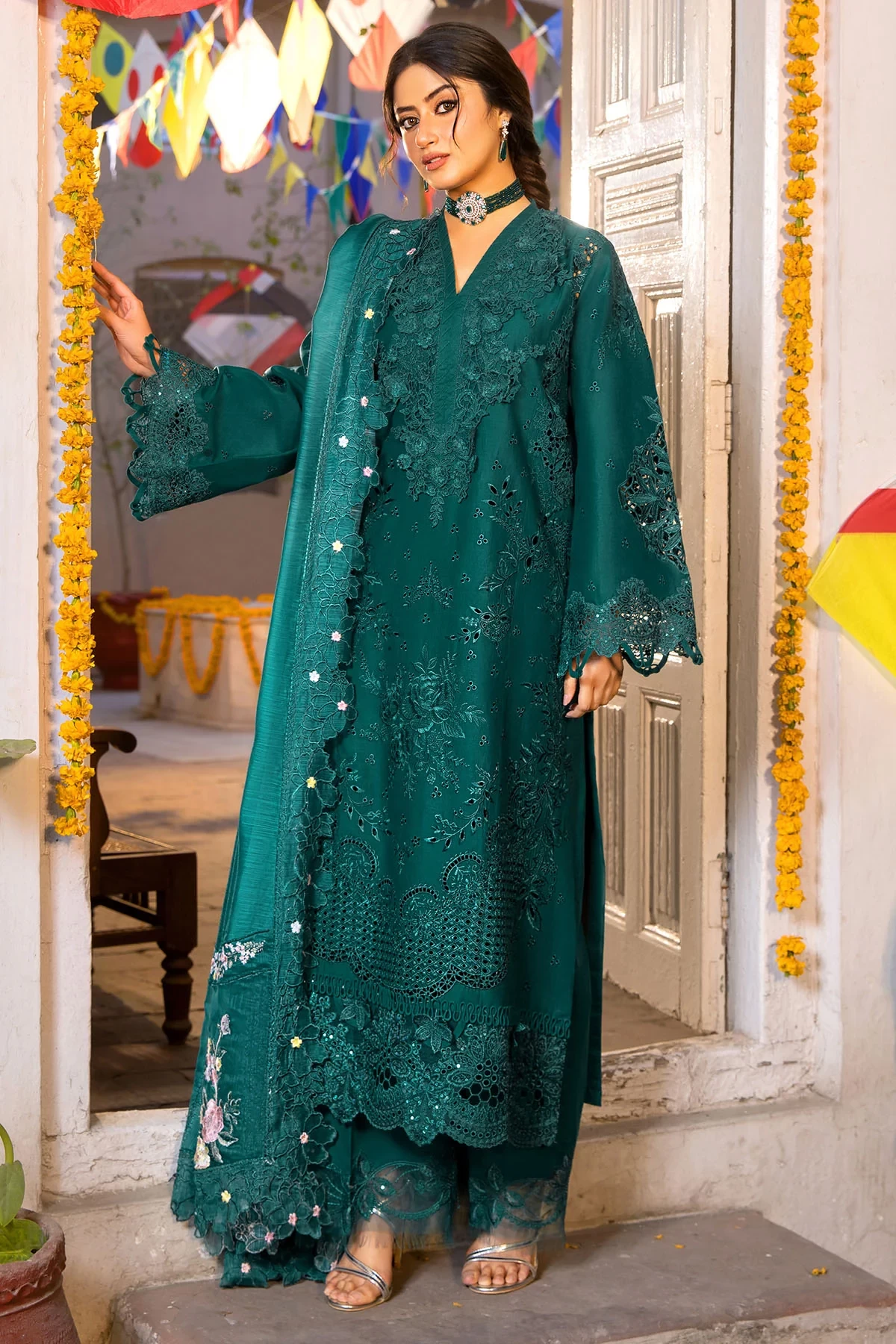 5926-HUES EMBROIDERED LAWN MWU05926-999-HUES