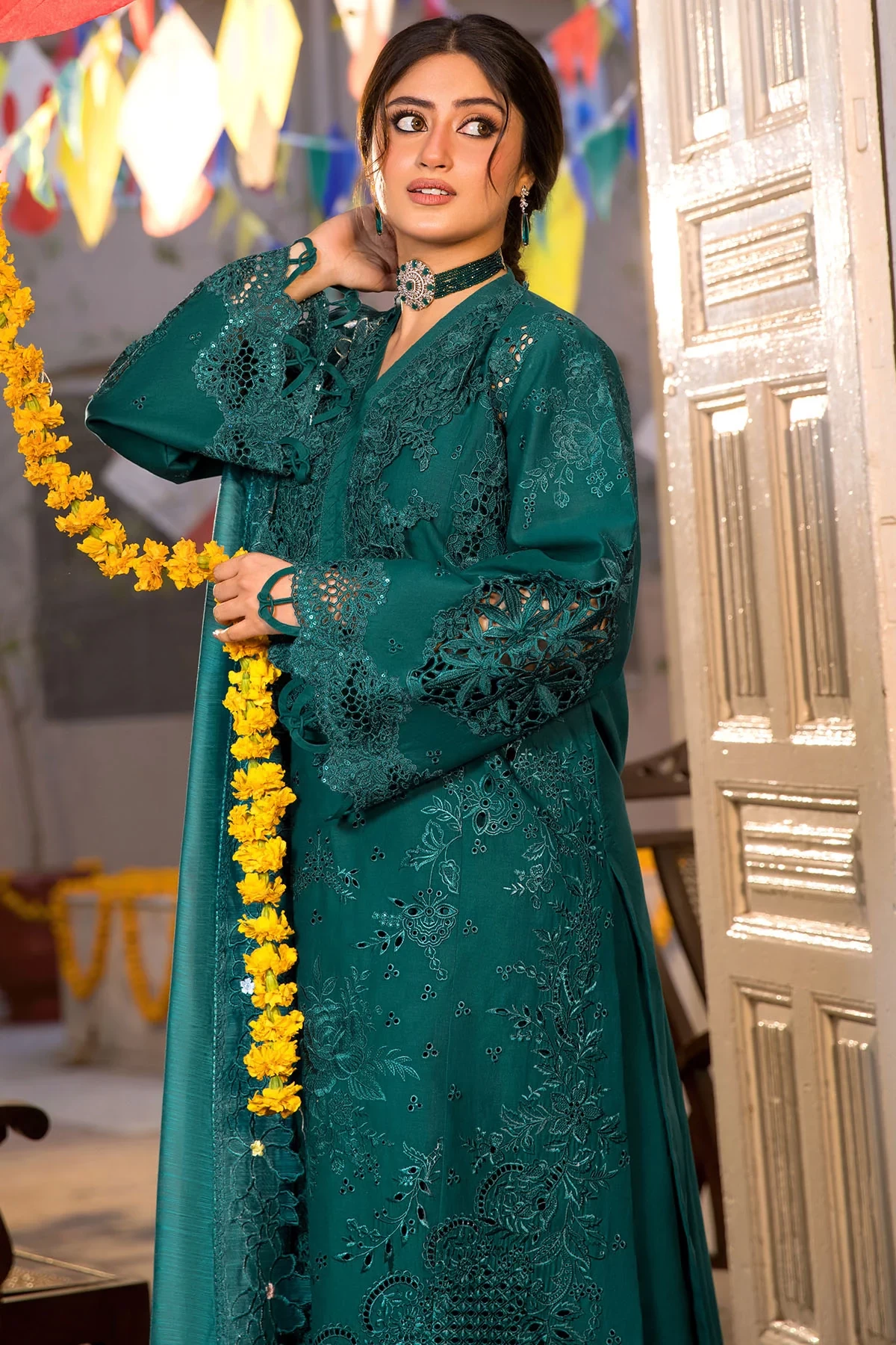 5926-HUES EMBROIDERED LAWN MWU05926-999-HUES