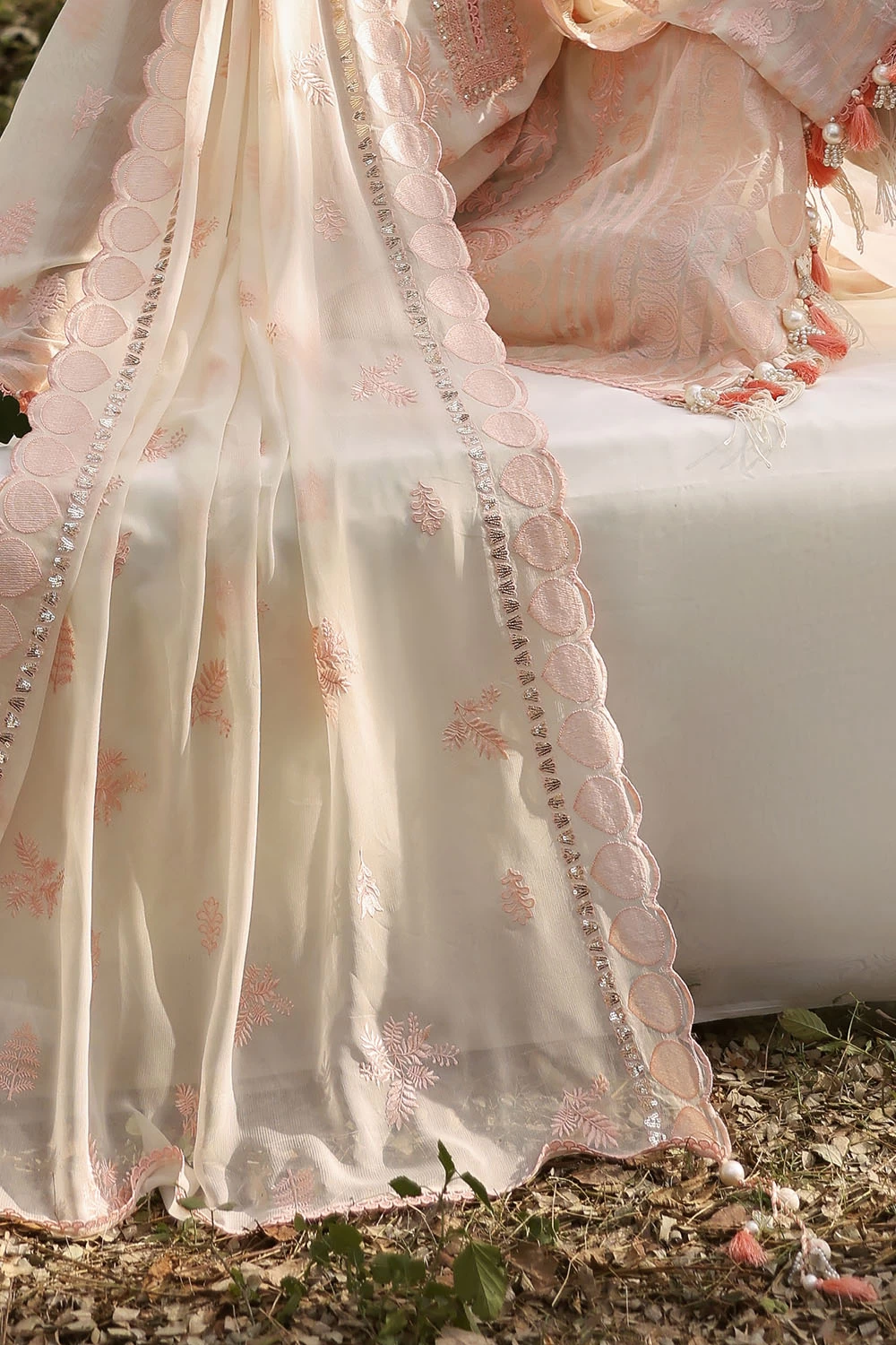 3 Piece Embroidered Paper Cotton Suit with Embroidered Chiffon Dupatta LE-62002 