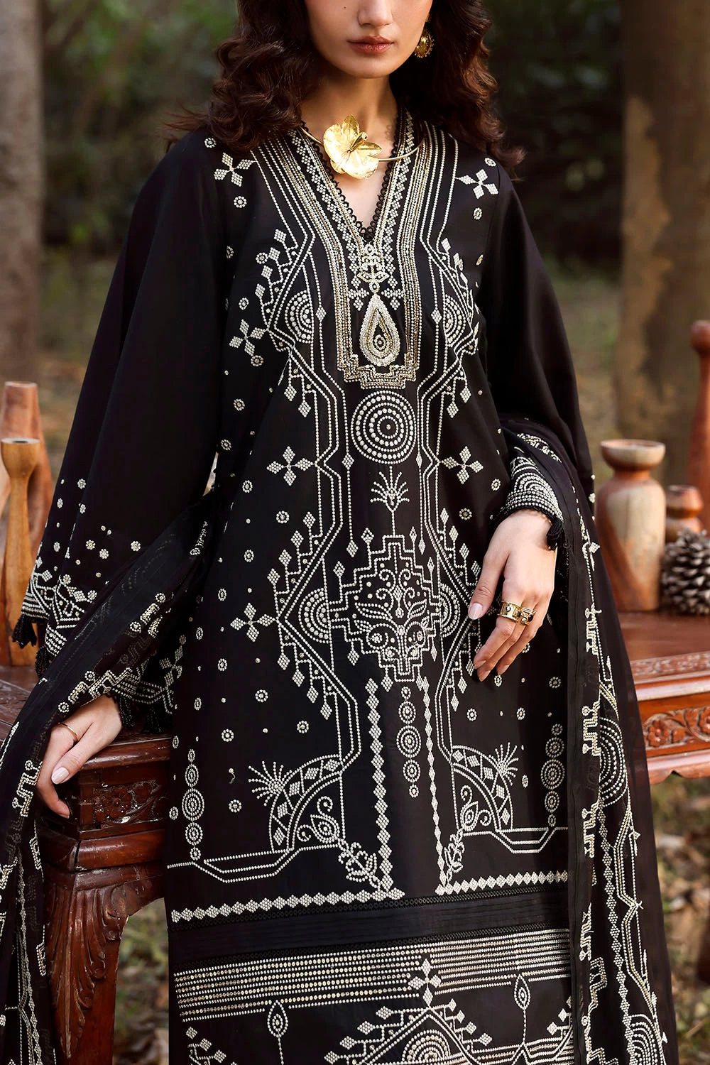 3 Piece Embroidered Lawn Suit with Embroidered Chiffon Dupatta KD-62006 - W-FB-L