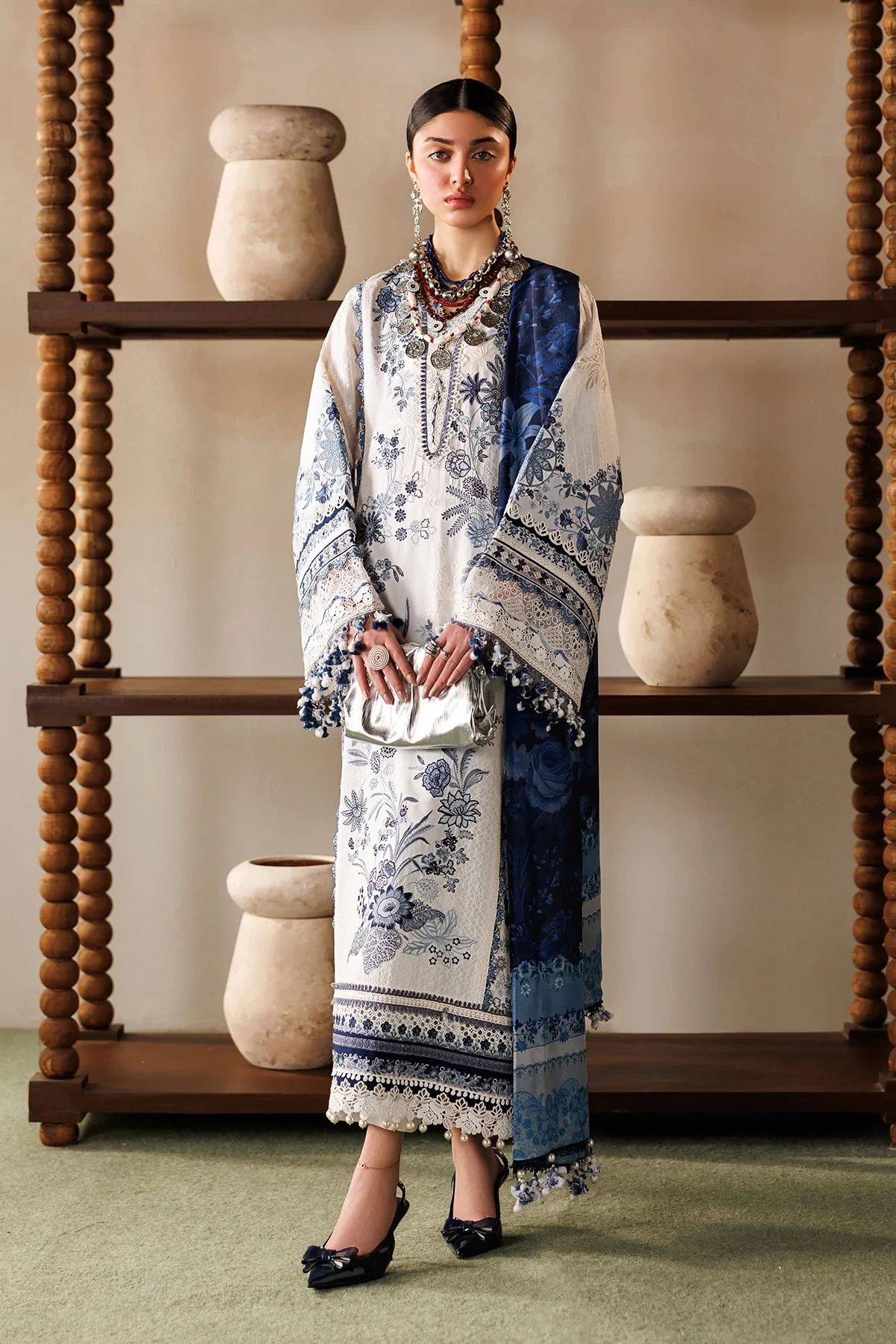 EMBROIDERED LAWN EL26-D06 - ELU26D06
