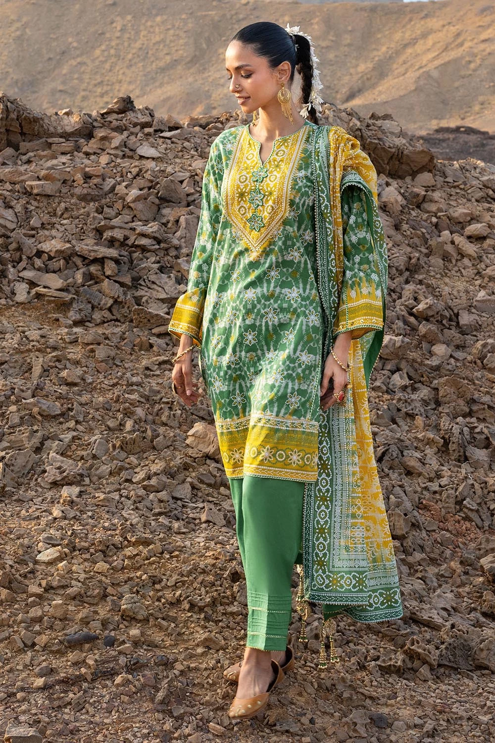 3 Piece Lacquer Printed Lawn Suit with Lacquer Printed Lawn Dupatta and Dyed Tro