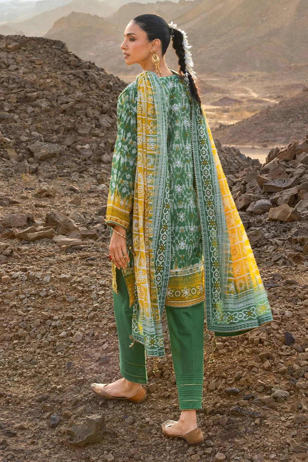 3 Piece Lacquer Printed Lawn Suit with Lacquer Printed Lawn Dupatta and Dyed Tro