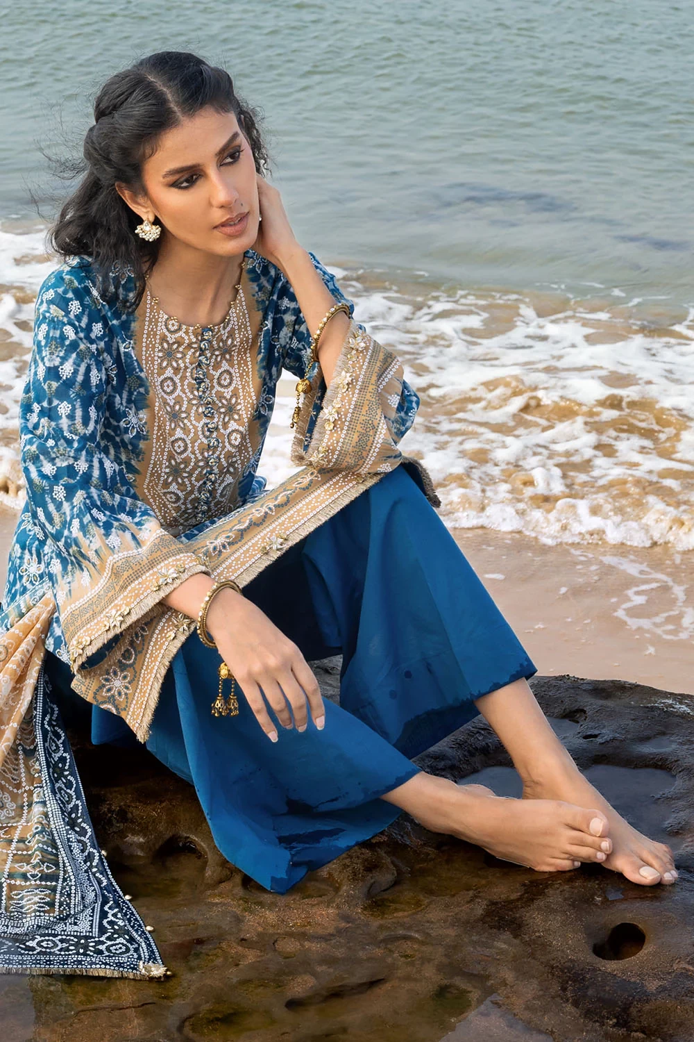 3 Piece Lacquer Printed Lawn Suit with Lacquer Printed Lawn Dupatta and Dyed Tro
