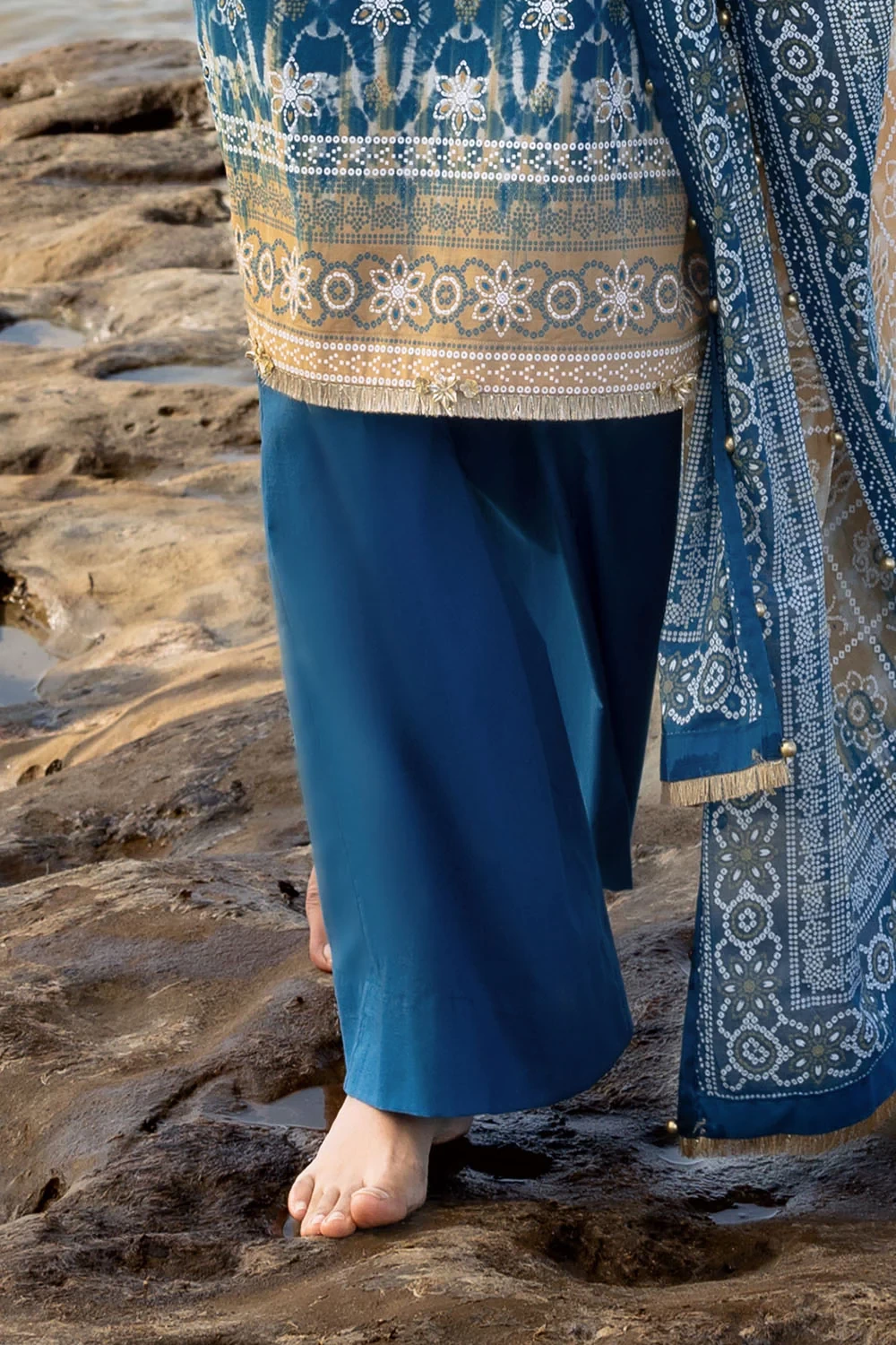 3 Piece Lacquer Printed Lawn Suit with Lacquer Printed Lawn Dupatta and Dyed Tro
