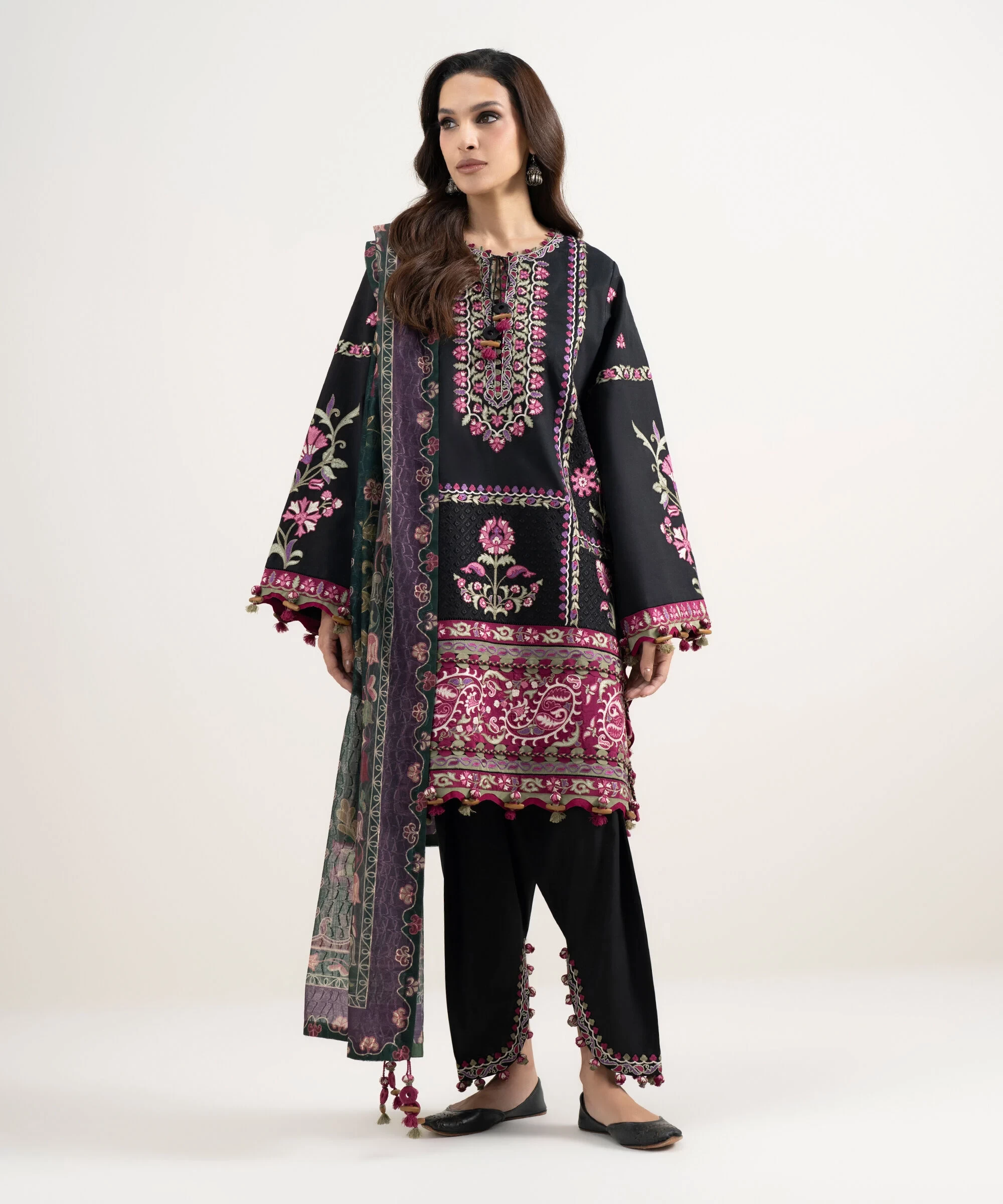 3 Piece Embroidered Lawn Suit - U3PESUS26V41