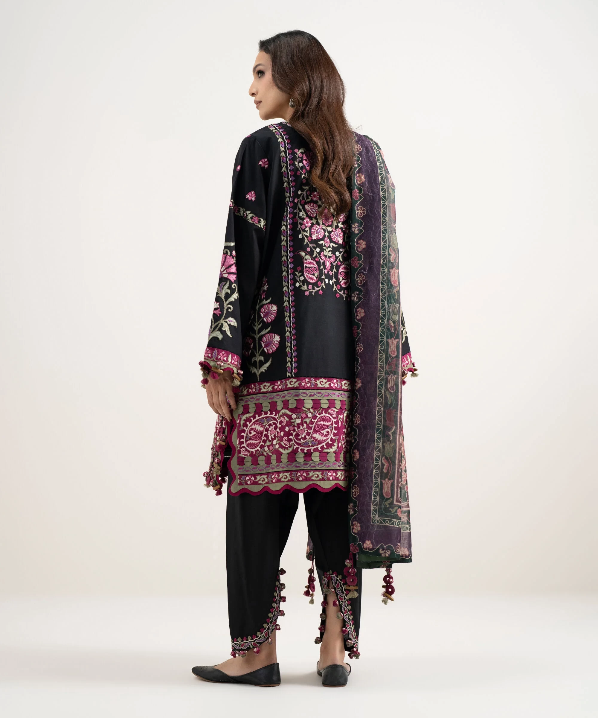 3 Piece Embroidered Lawn Suit - U3PESUS26V41