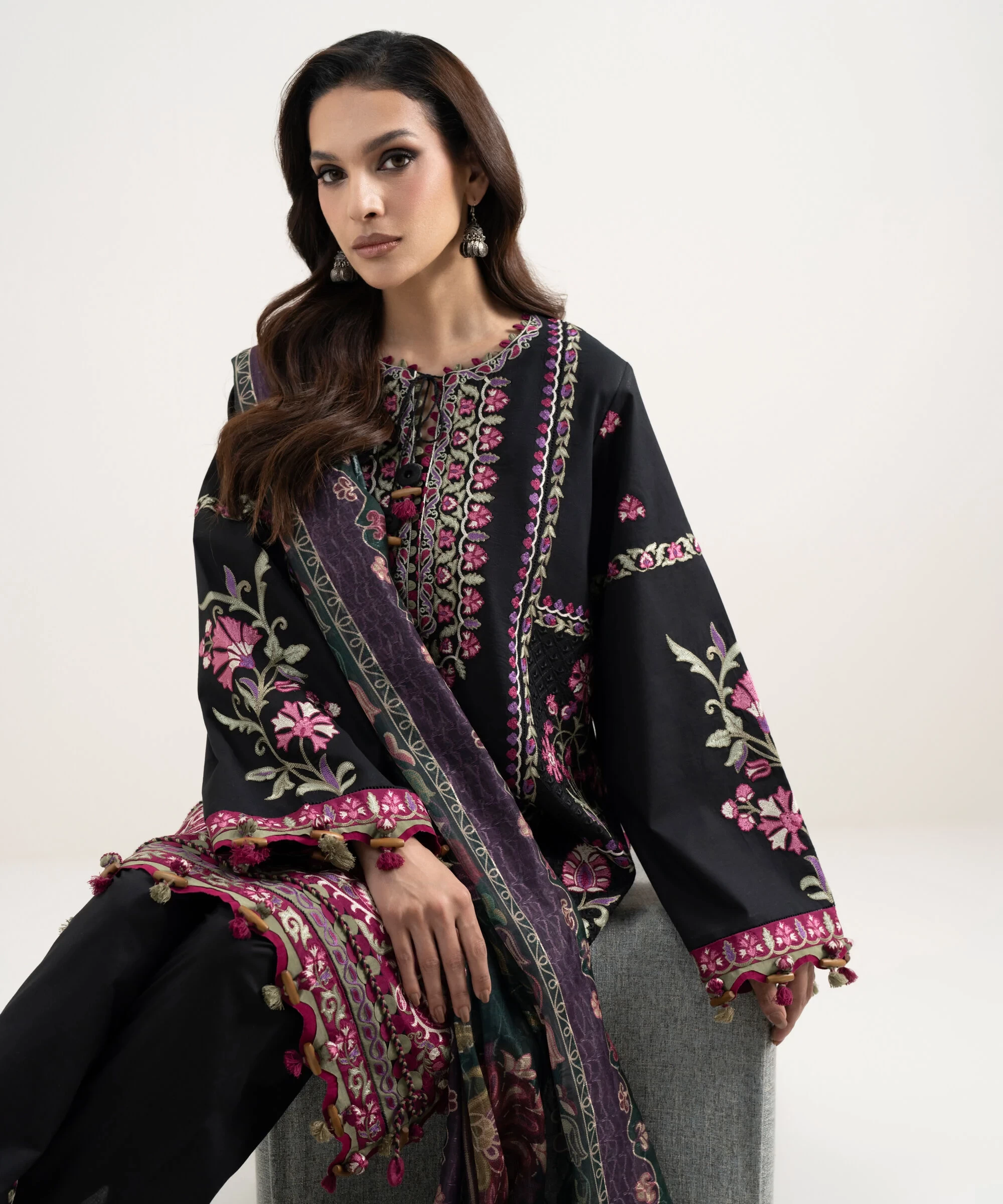 3 Piece Embroidered Lawn Suit - U3PESUS26V41