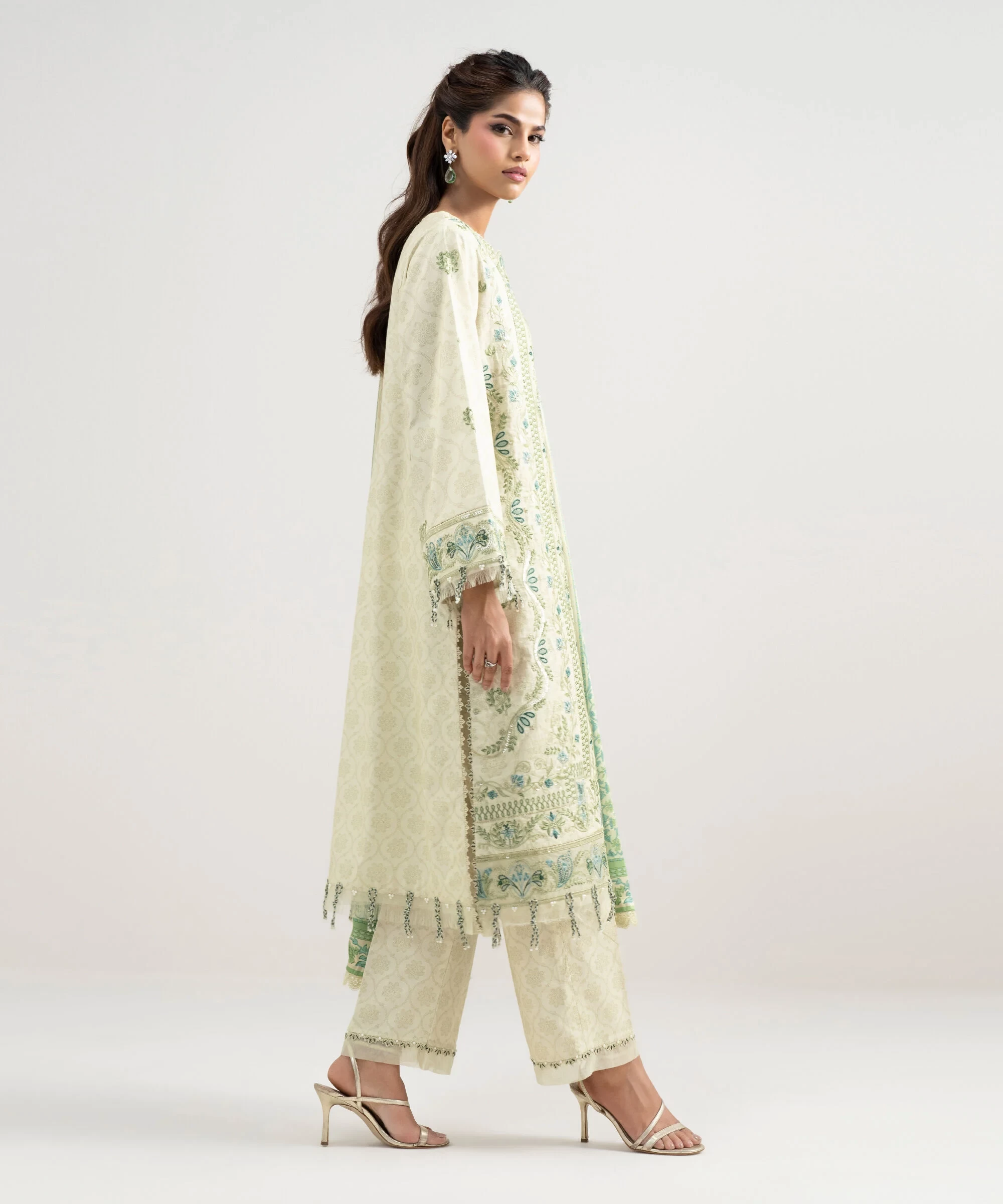 3 Piece Embroidered Lawn Suit - 3PESUS26V314