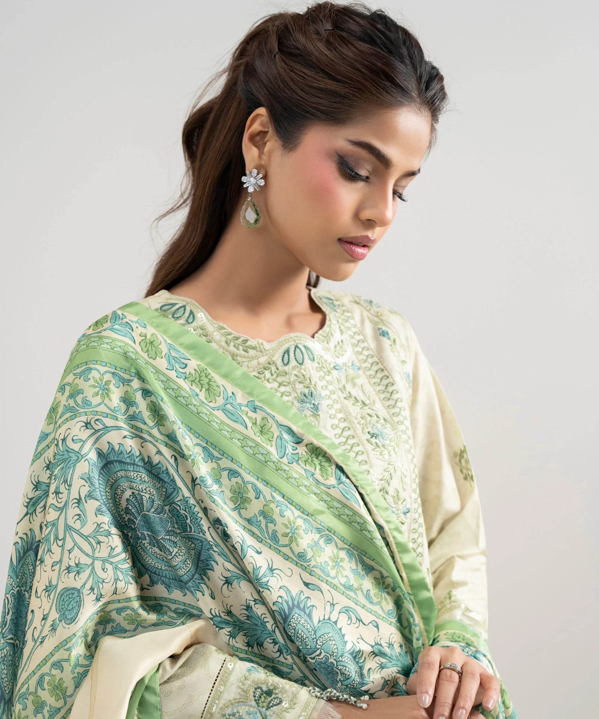 3 Piece Embroidered Lawn Suit - 3PESUS26V314