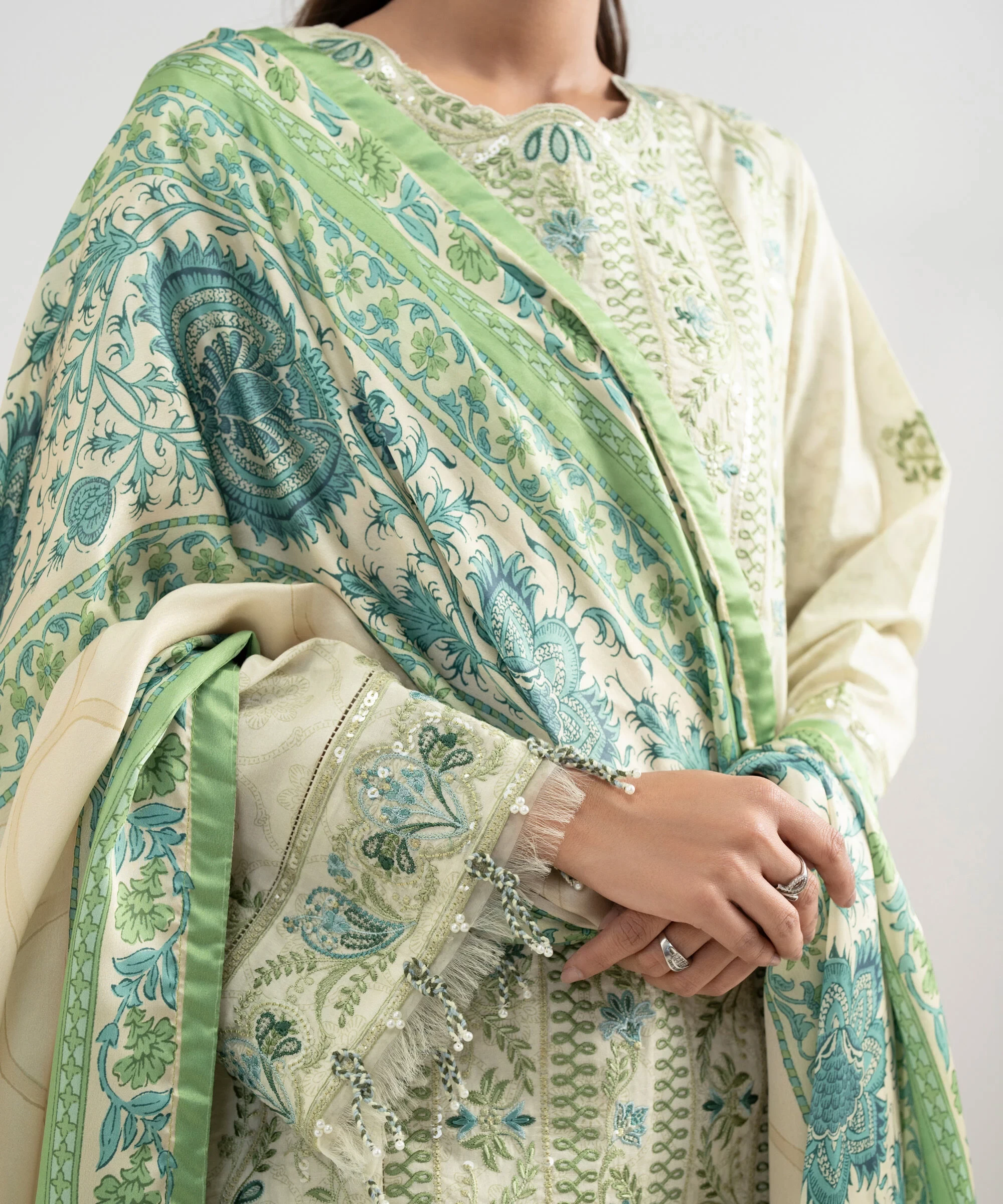 3 Piece Embroidered Lawn Suit - 3PESUS26V314