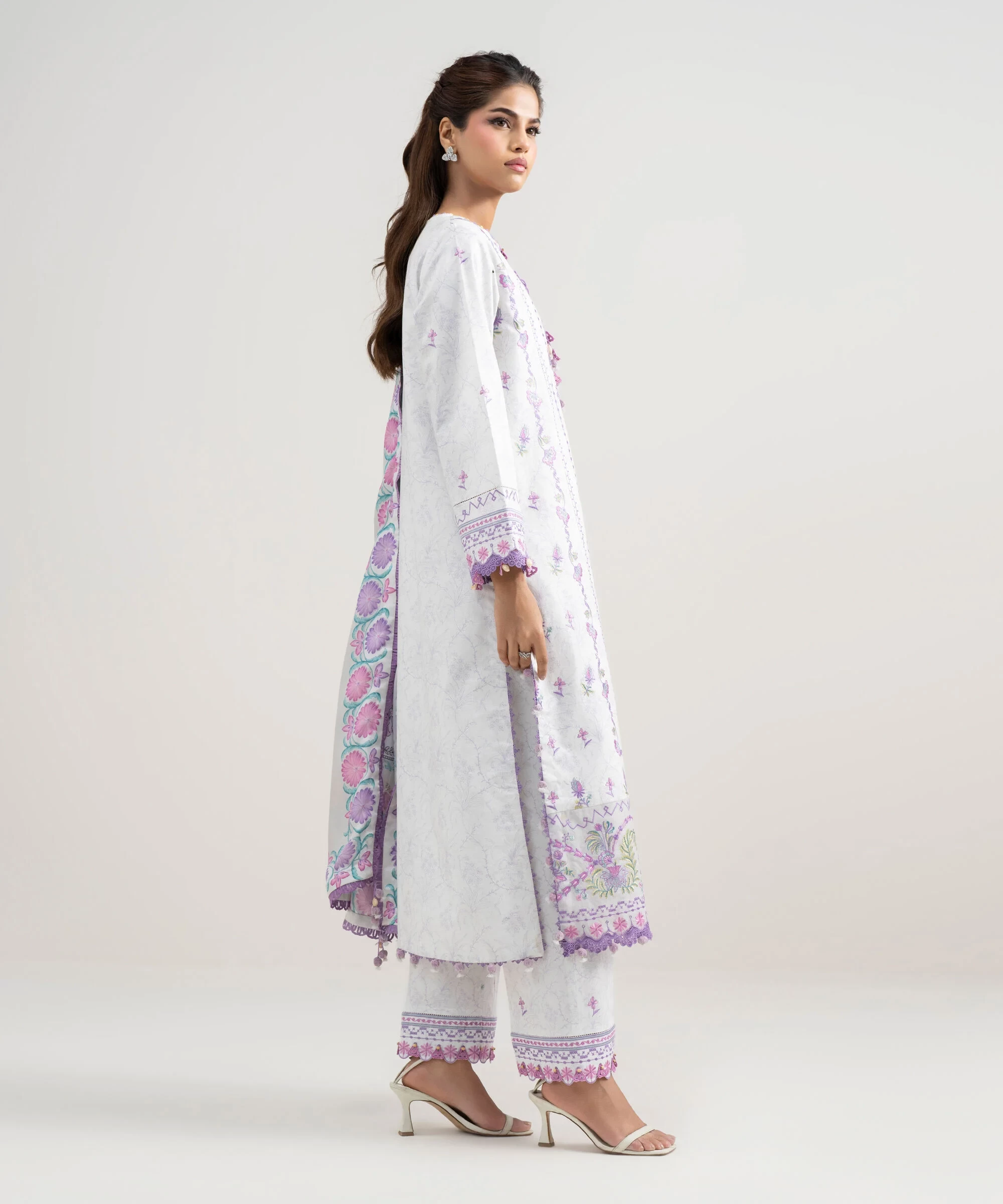 3 Piece Embroidered Lawn Suit - 3PESUS26V315