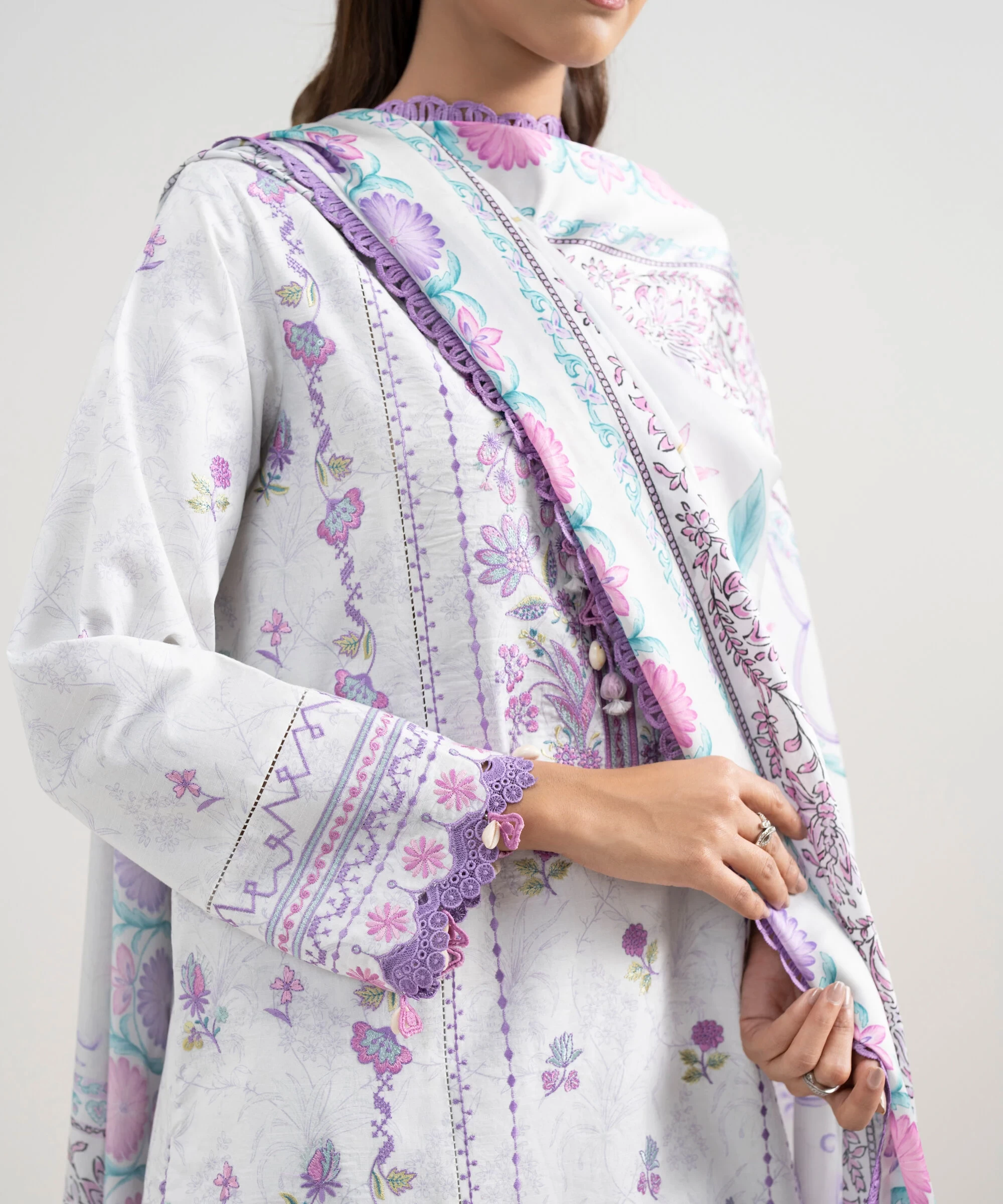 3 Piece Embroidered Lawn Suit - 3PESUS26V315