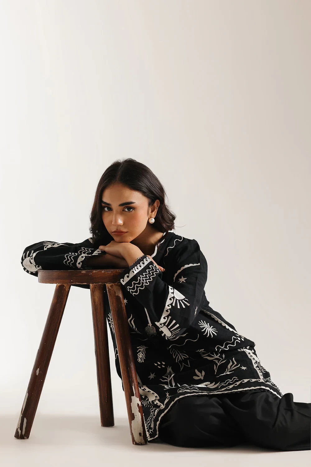 EMBROIDERED SHIRT - E7571/102/901