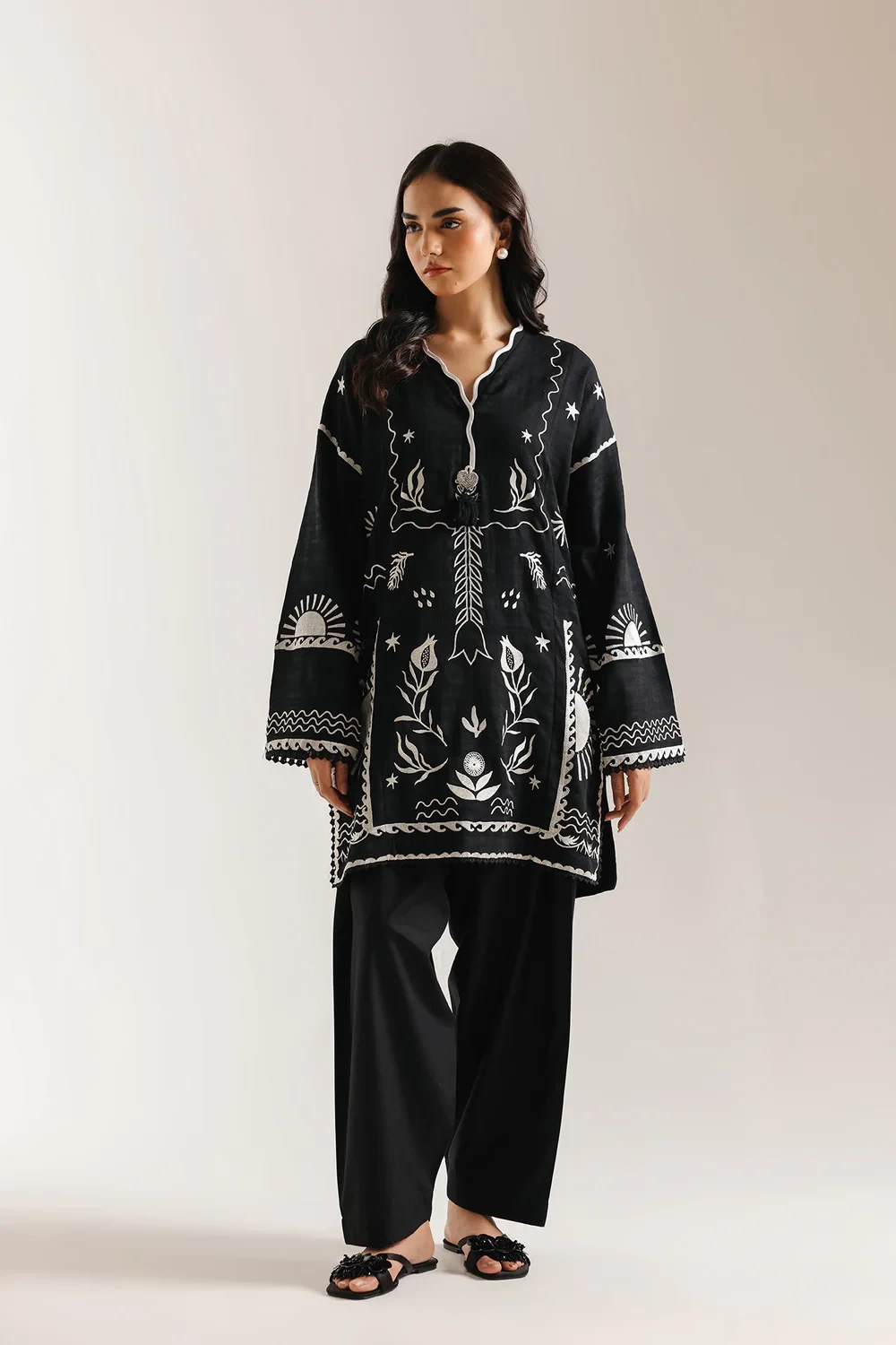 EMBROIDERED SHIRT - E7571/102/901