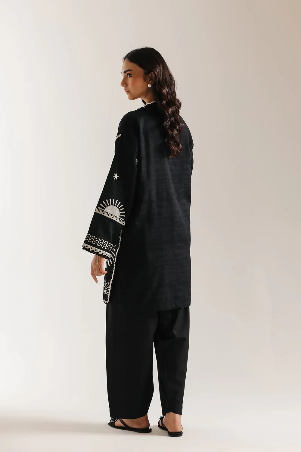 EMBROIDERED SHIRT - E7571/102/901