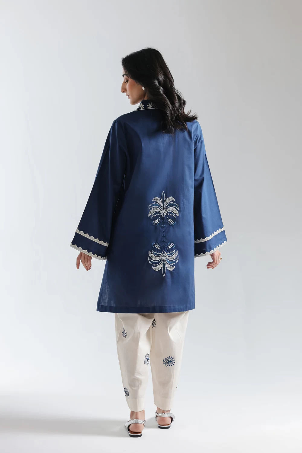 EMBROIDERED SUIT - E7690/102/622