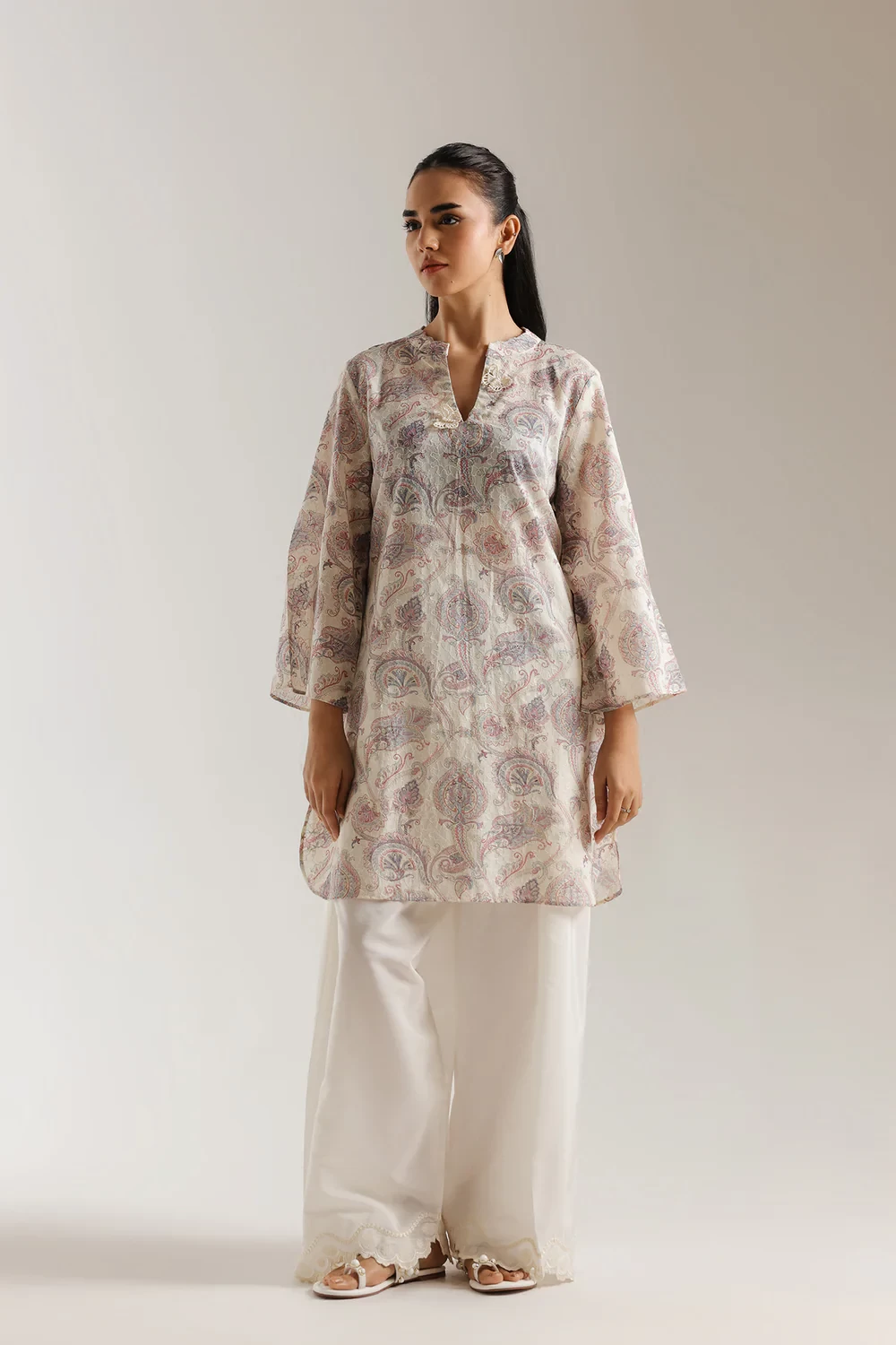 EMBROIDERED SUIT - E7676/102/002