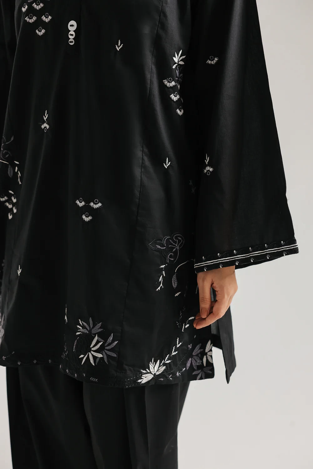 EMBROIDERED SHIRT - E7605/102/902