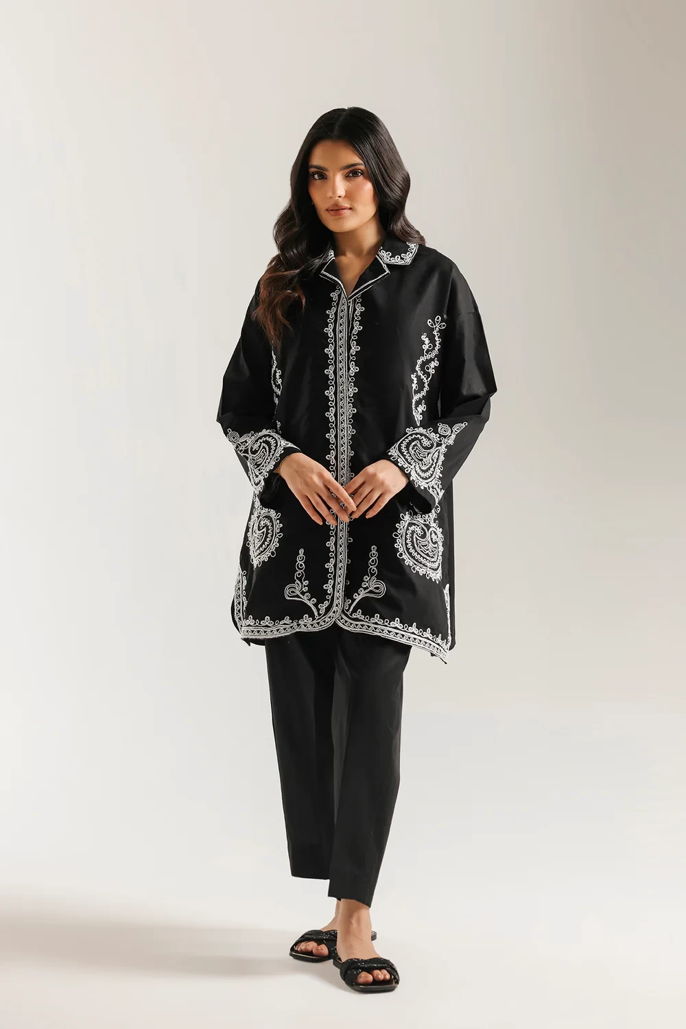 EMBROIDERED SUIT - E7607/102/902