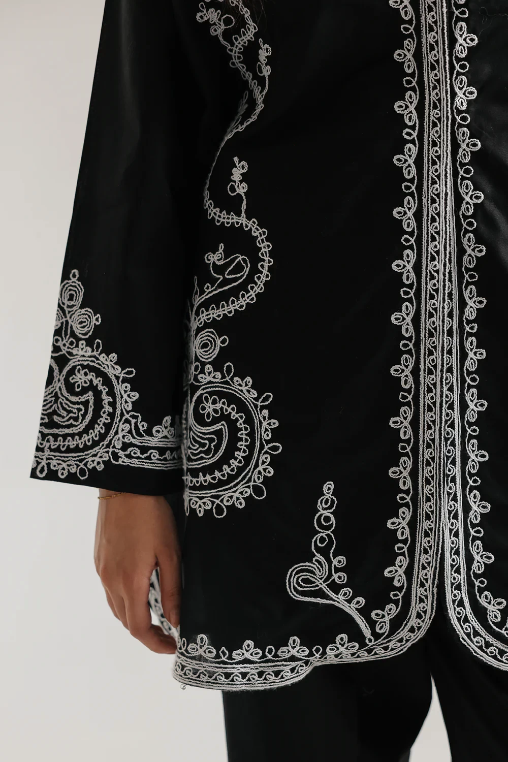 EMBROIDERED SUIT - E7607/102/902
