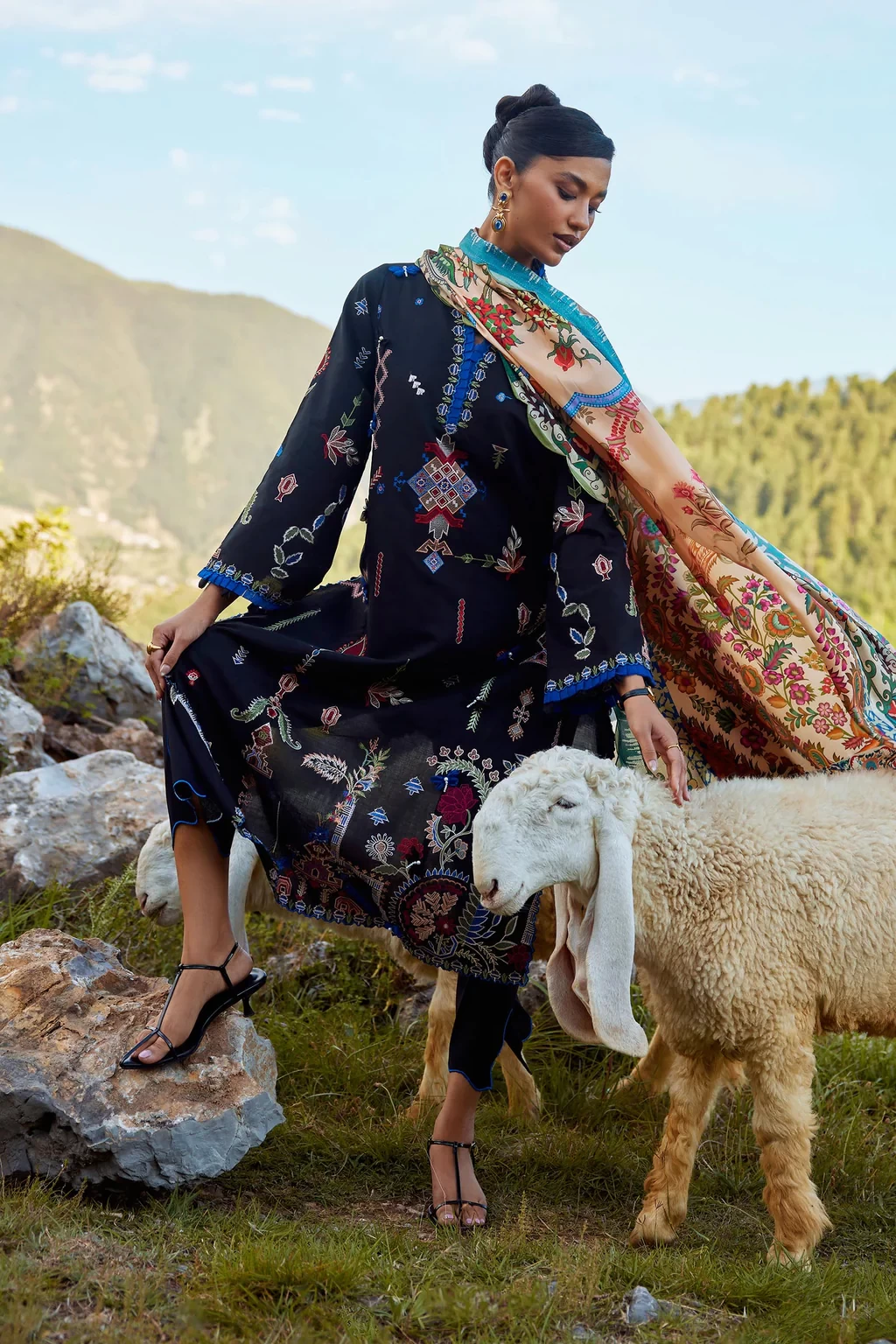 Embroidered 3 Piece Muzlin Suit - M262-015B-CL