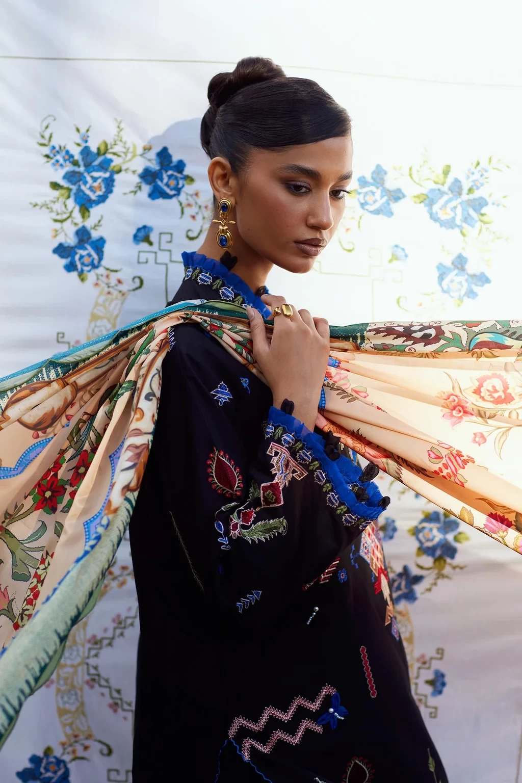 Embroidered 3 Piece Muzlin Suit - M262-015B-CL