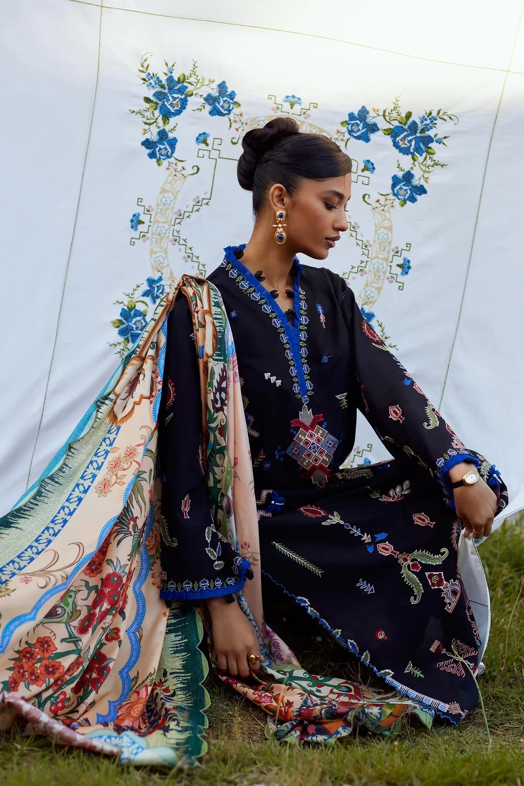 Embroidered 3 Piece Muzlin Suit - M262-015B-CL