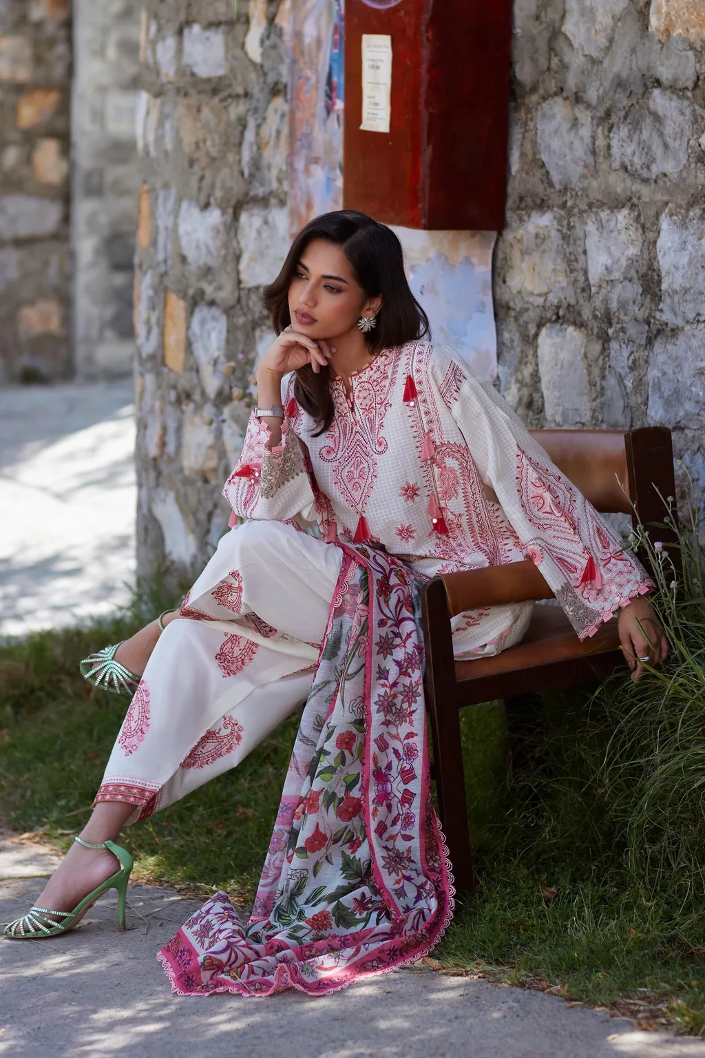 Embroidered 3 Piece Muzlin Suit - M262-001A-CV