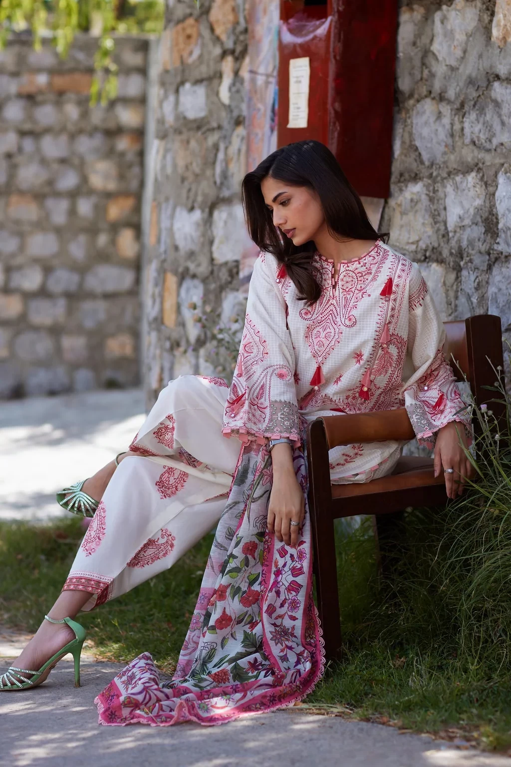 Embroidered 3 Piece Muzlin Suit - M262-001A-CV