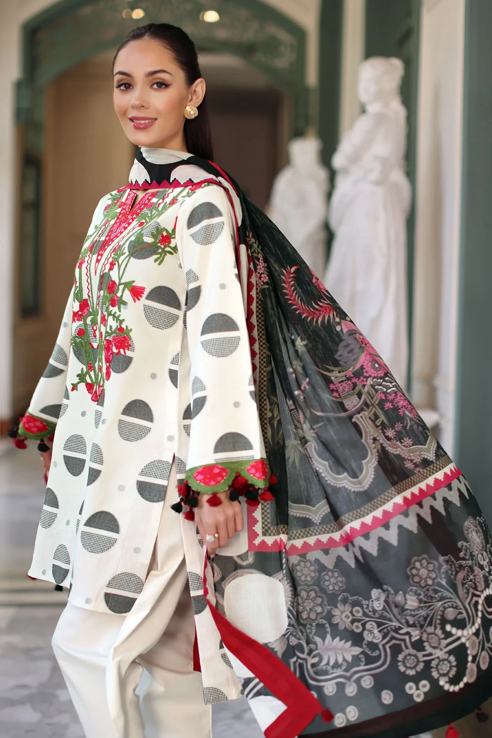 3 Piece Embroidered Jacquard Suit - W-FB-RE-26-477279