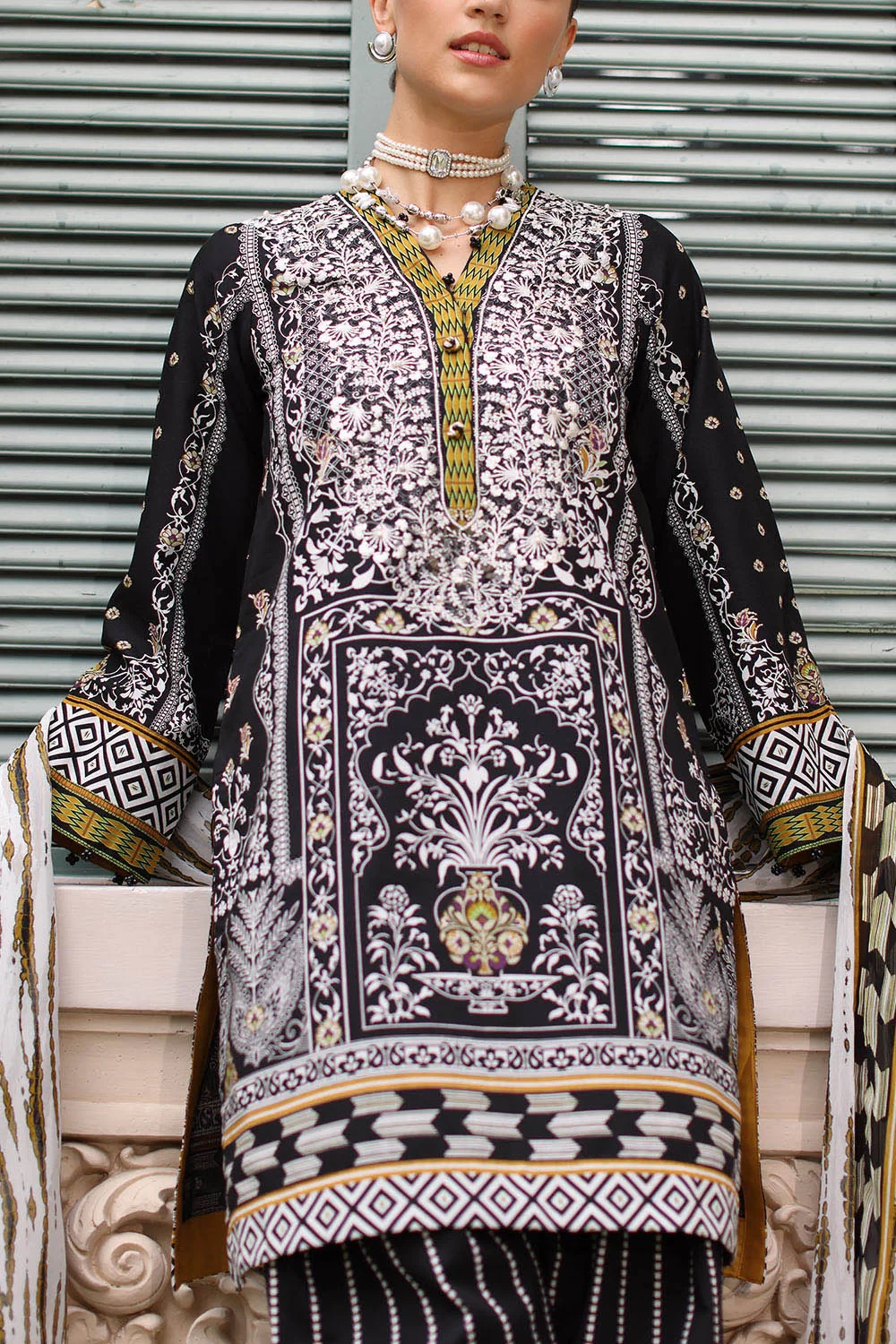 3 Piece Printed Lawn Suit - W-FB-RE-26-477254