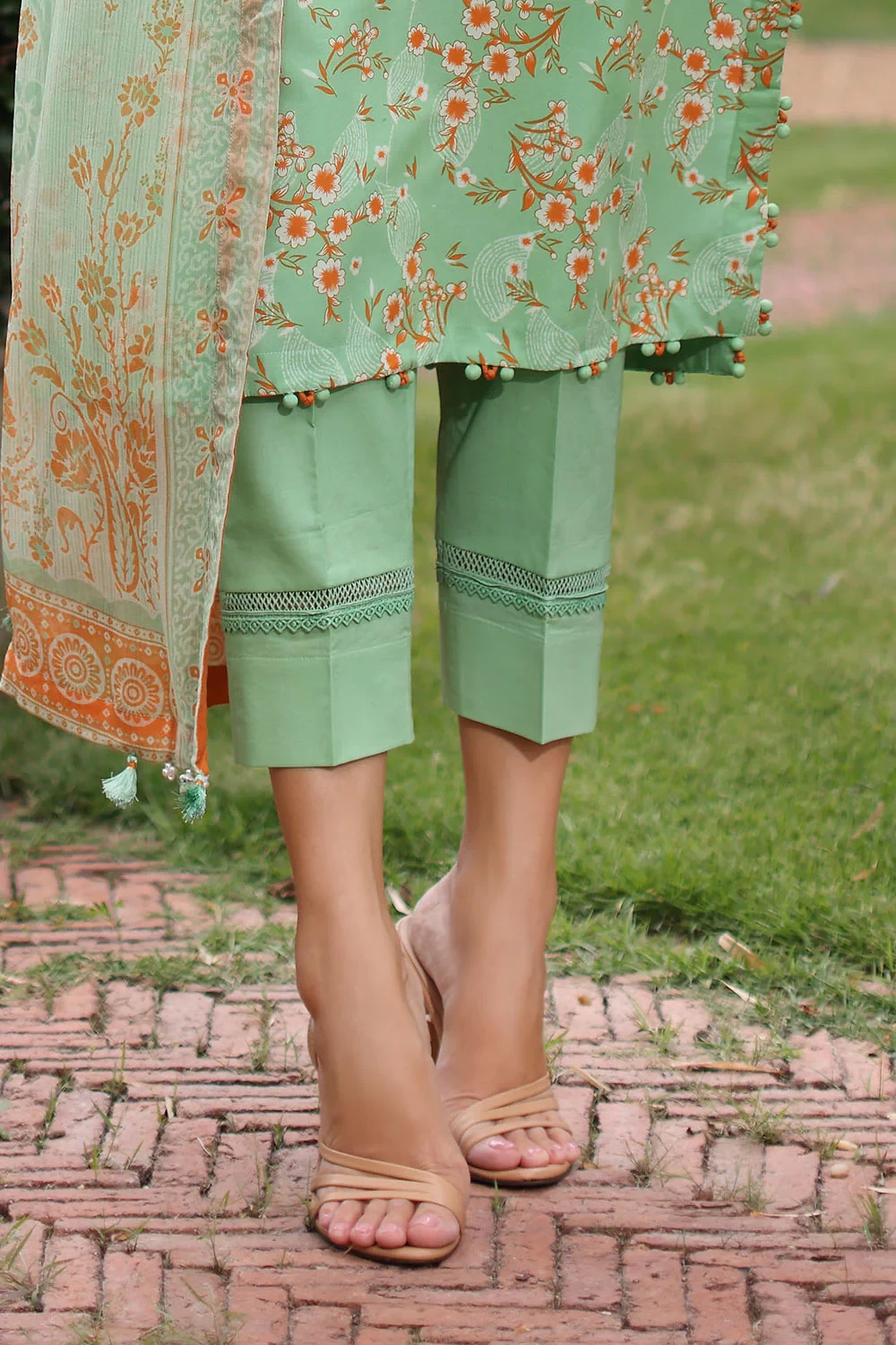 3 Piece Printed Lawn Suit - W-FB-RE-26-477244