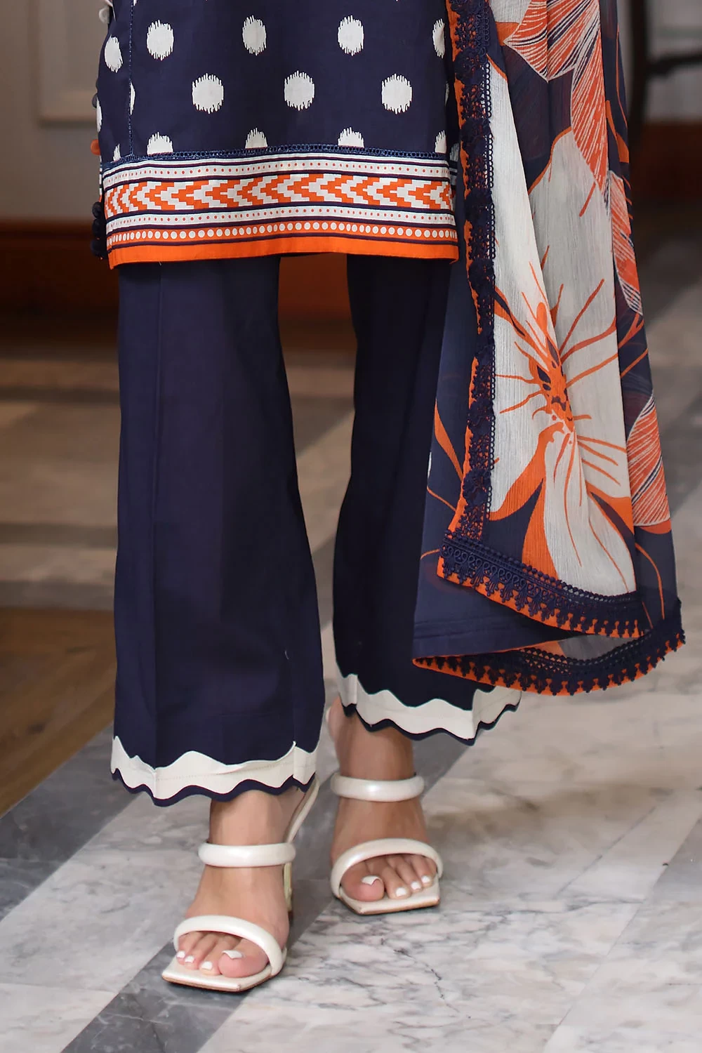 3 Piece Printed Lawn Suit - W-FB-RE-26-477232
