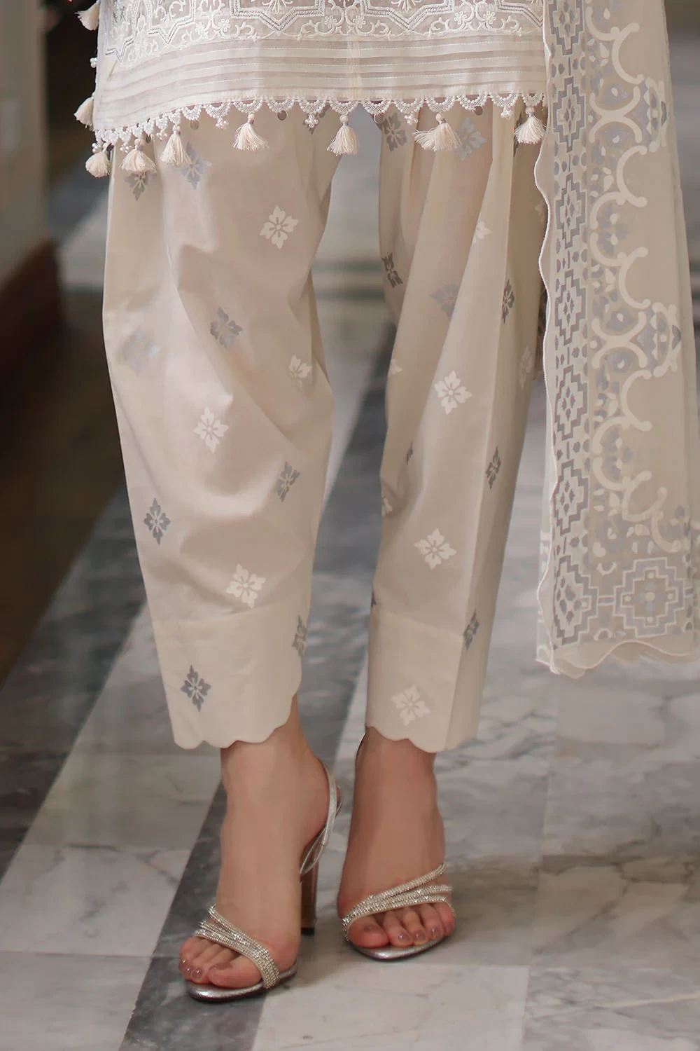3 Piece Embroidered Lawn Suit - W-FB-RE-26-477264