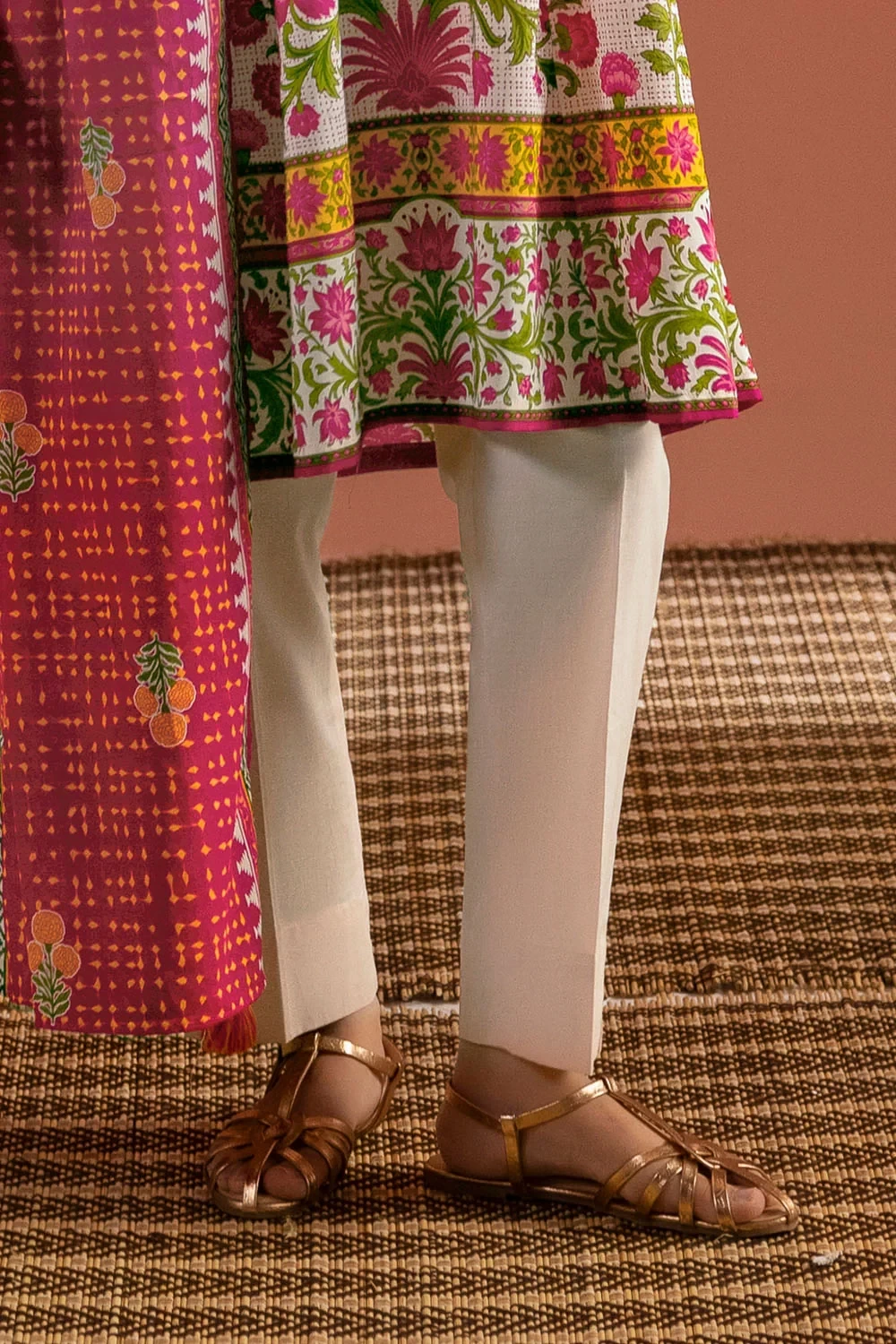 3 Piece Printed Lawn Suit with Dupatta - CL-62408